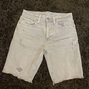 Men’s American Eagle Distress Jean Short.